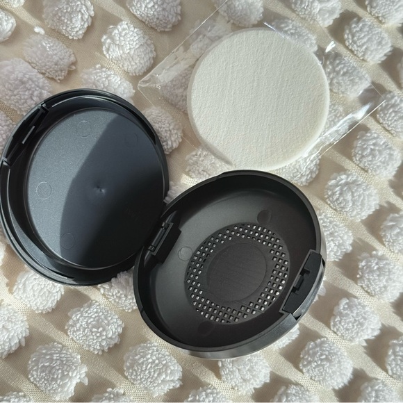 NWOB *not swatched* MAC Cosmetics Studio Fix Plus Powder Foundation| shade: C35 - Picture 6 of 8